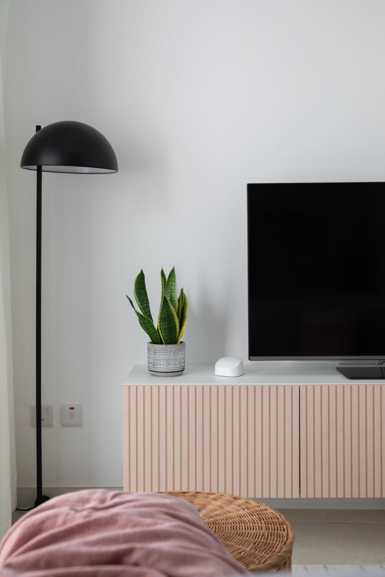 Modern 2br With Outside Furniture - Close To Sliema, Saint Julians & Valletta شقة