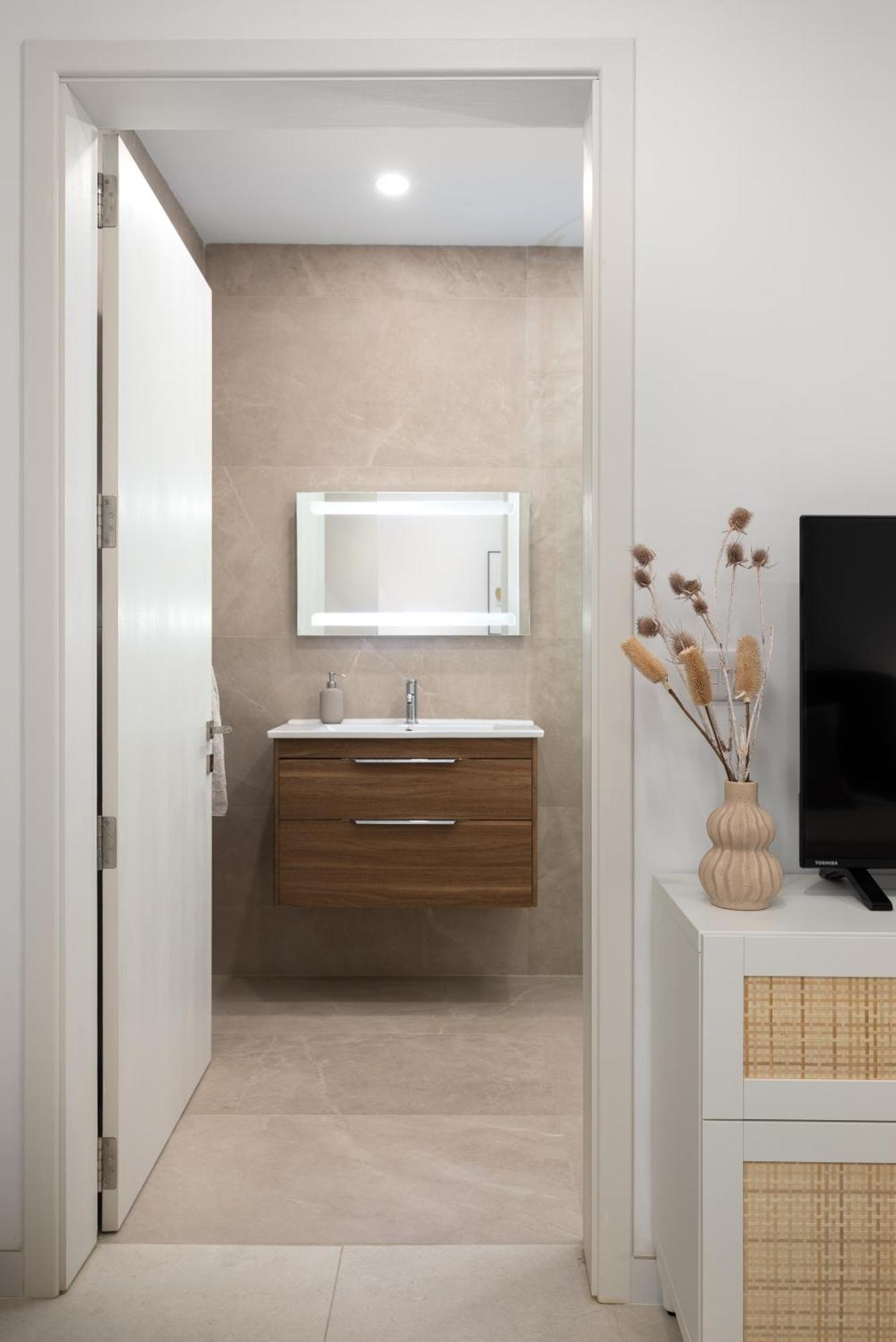 Modern 2br With Outside Furniture - Close To Sliema, Saint Julians & Valletta مسيدا