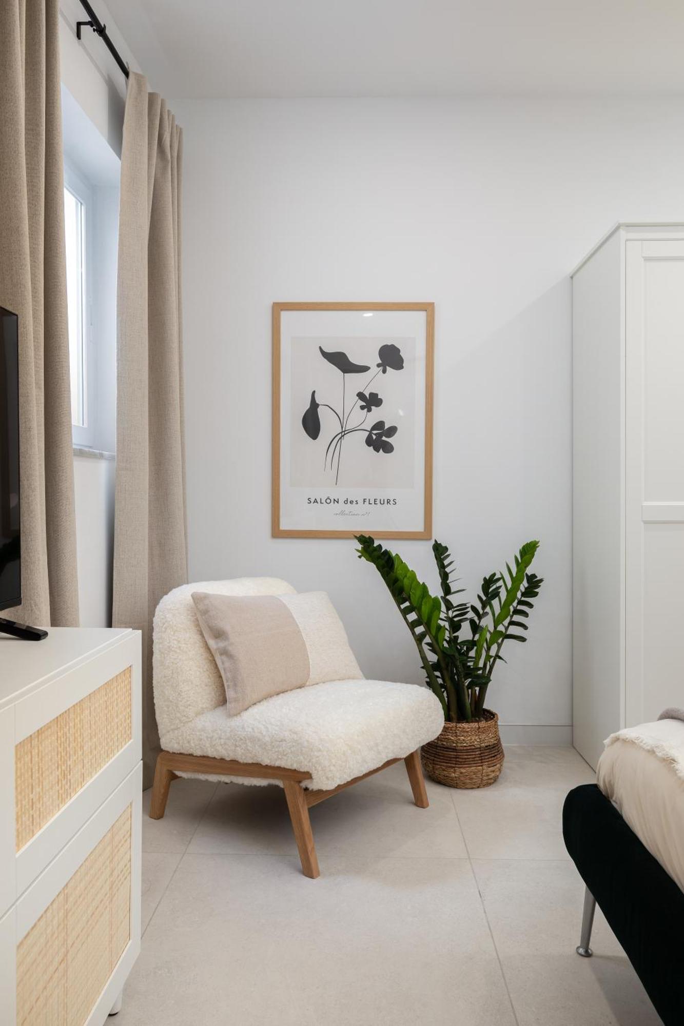Modern 2br With Outside Furniture - Close To Sliema, Saint Julians & Valletta